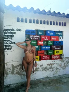 Alyssia_Collins Beach vacations 🌴🔥 Foto 9