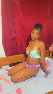 Ebony_latta Public Hình 4