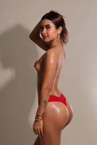 arl_chloeeのDangerously irresistible tonight 🍒の 7枚の写真