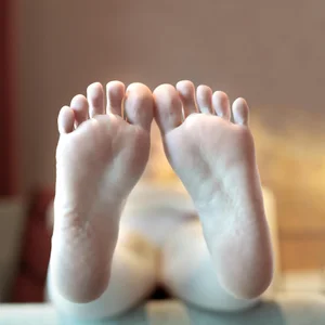 ILoveToFeelU just feet Pic 2