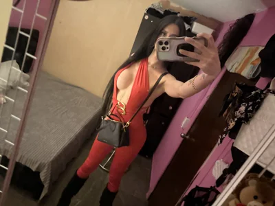 lolatetonBella图片 2