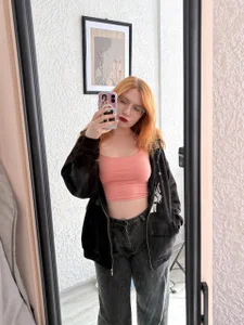 AliceAllisons kullanıcısının 👄 albümü -  2 fotoğraf