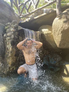 jony_Oconnor 🍸 Gambar 6