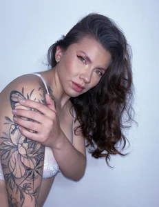 karlamorris_: Looks that speak 👀 ( 7 фото)