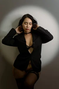 Sienna-Gold Intimate Luxury Pic 2