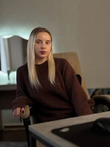 AnikaSeelig Public Pic 2