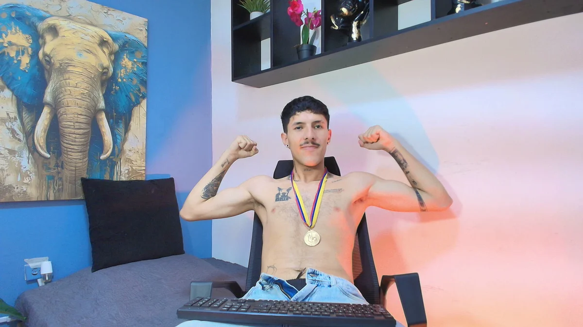 ALEXXXTREM69 님의 트렌드 중인 사진  388개