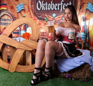 mssburbuja Enjoy the oktober fest party with me Pic 3