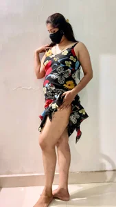 indiandesiriyaa Hot desi milf Foto 2