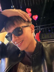 Public de EVAN_TAY  2 Imagens