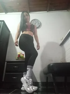 nicole-roman Sexy y deportiva Pic 5