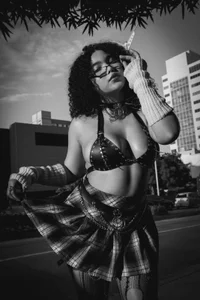 lunadoll18 B&W🤍🖤 Pic