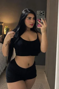 mia hot od kim_and_mia_oficial  snímek
