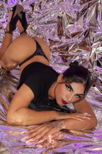 Your cat 🔥 de aliisonn_cooper  3 photos