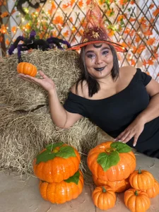 Zdjęcia LatinaHoleQueen 🍂🔥come wish me a happy witches day: 