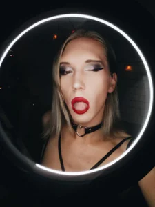 IvyJoys Winter ts girl on webcam Gambar 5