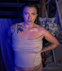 Desire is a detail de karlamorris_  3 photos