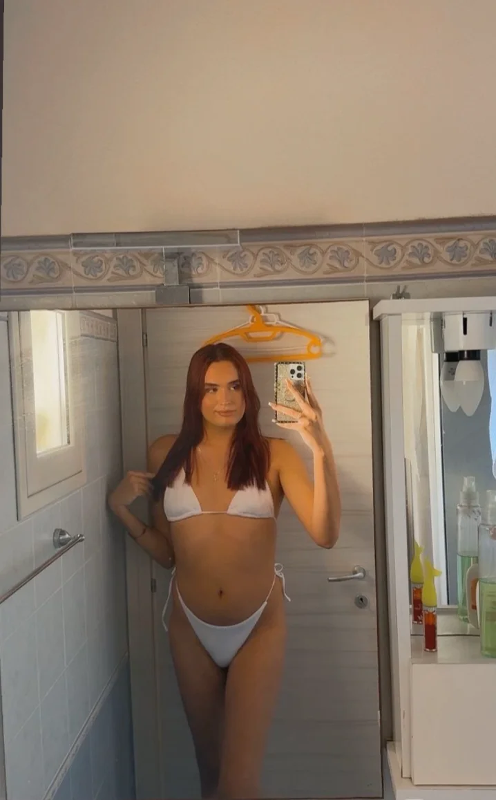 CleoFoxx_ 님의 트렌드 중인 사진  5387개