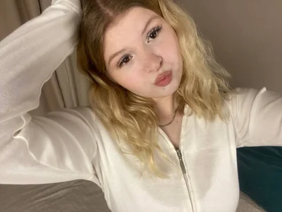 ShontaWasilkoのCute outfit with skirtの 2枚の写真