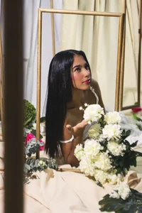 emily_gaviria1 Like a flower… soft and wild Bilde 3