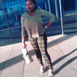 VoluptuousXX5 Public Foto 3