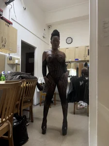 JamaicanQueen12 Public Gambar 9