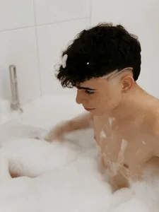 lukeboyce33: Public ( 3 фото)