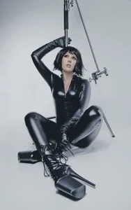 NiamhSatie: leather ( фото)