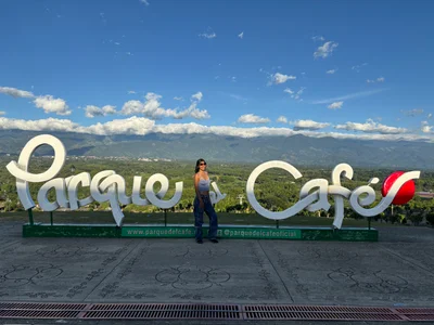 taty_miller Parque del café💛💙❤️ Pic
