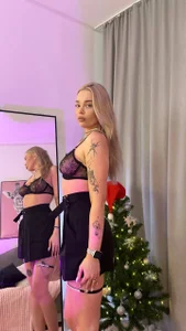 Leslie_Caronn it's me Pic 3