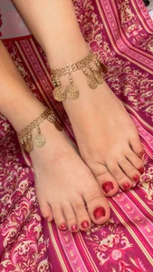 IndraKaur_my feet and hands 🔥❤ Bild 2