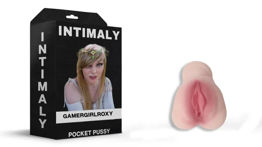 Zdjęcia GamerGirlRoxyAndLee MY POCKET PUSSY! find it at gamergirlroxy(d0t)c0m: 