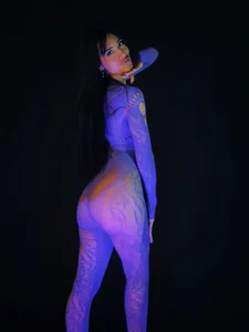 HORNY od Avi_Thomsonn  3 snímek