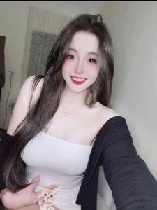 Em_Lyly Public Foto 2