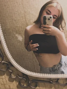 lyalyalii Public Pic