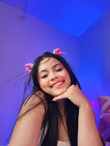 Paula_Teen_ Public Pic 5