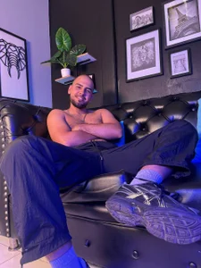 Hey!💜 de Marcus_Soler  4 Imagens