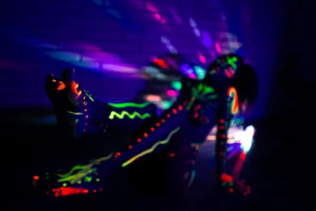 sarah_banks1 neon зображення 3