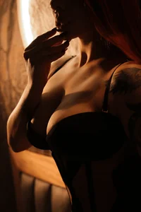 Gigi_Stone Public Pic 3
