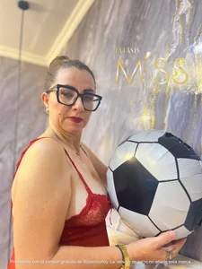 Sexy Mature 😏 de Milf_Drip  5 Imagens