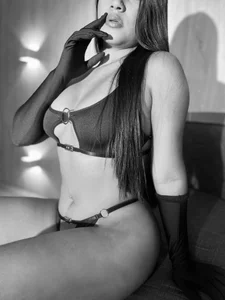 JessicaWilliams1 Black&White🖤🤍 Pic 4