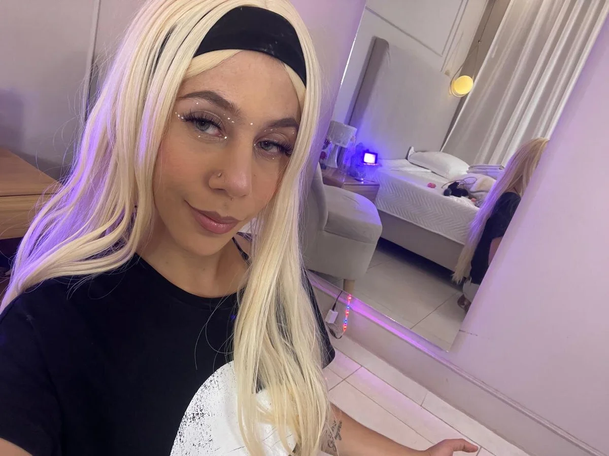 Трендове зображення  697 ZoeyPetit