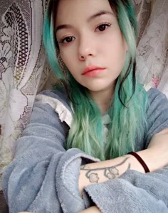 Blowjobs-Alice Public Pic 4