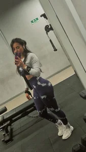 sallybrown_ gym time Bilde 3