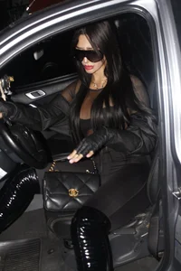 MeganFoxxi_: DARK GIRL ( фото)