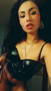 Charlotteblair Public Immagine  5