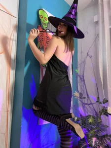 MilenaCrown Trick, prank… or maybe both 🎃👻 Pic