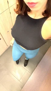 Selin_xoxo Cutie in the gym Foto 4