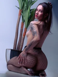 JuliaColemann burning silence Fotka