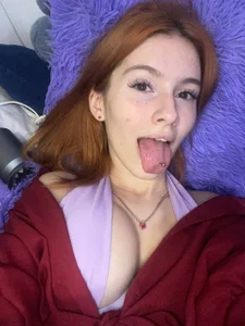 LindaFoxyyy Public Pic 6